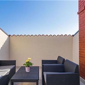 6 bedroom villa with pool near Pula, sleeps 12